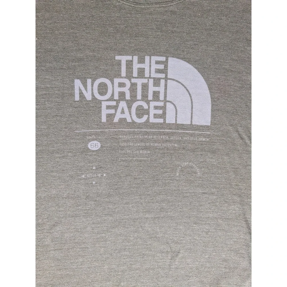 The‎ North Face Mens Long Sleeve T-Shirt Heathered Green Classic Fit NF0A4M7E